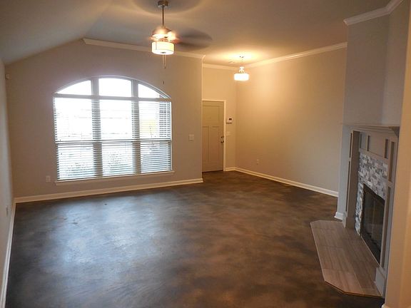 4th image of 1410 SE 17th Pl