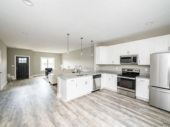 2nd image of 59 Emanuel Ct
