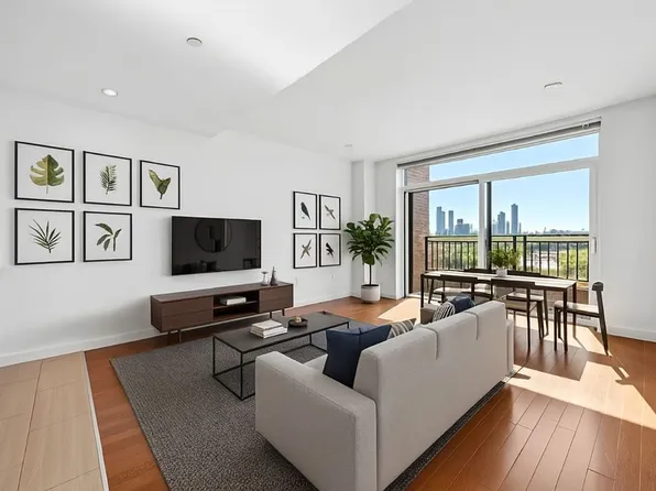 12-15 Broadway #705, Astoria, NY 11106