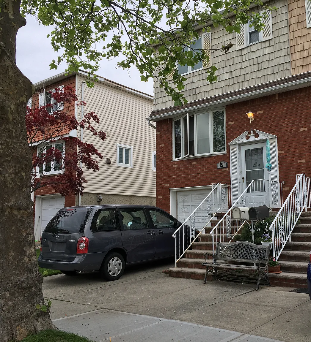 21 Bartow St photo 1