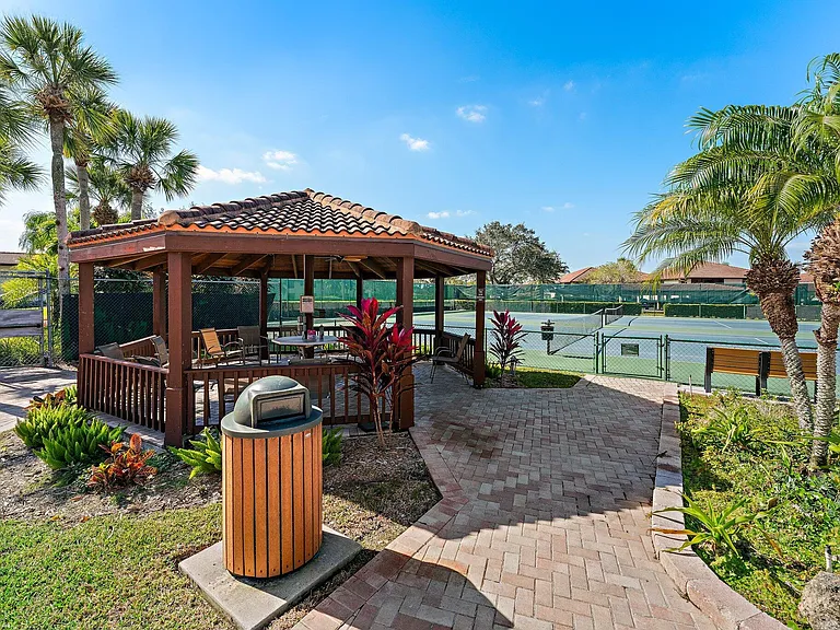 671 SW South River Dr #105 — Photo 46