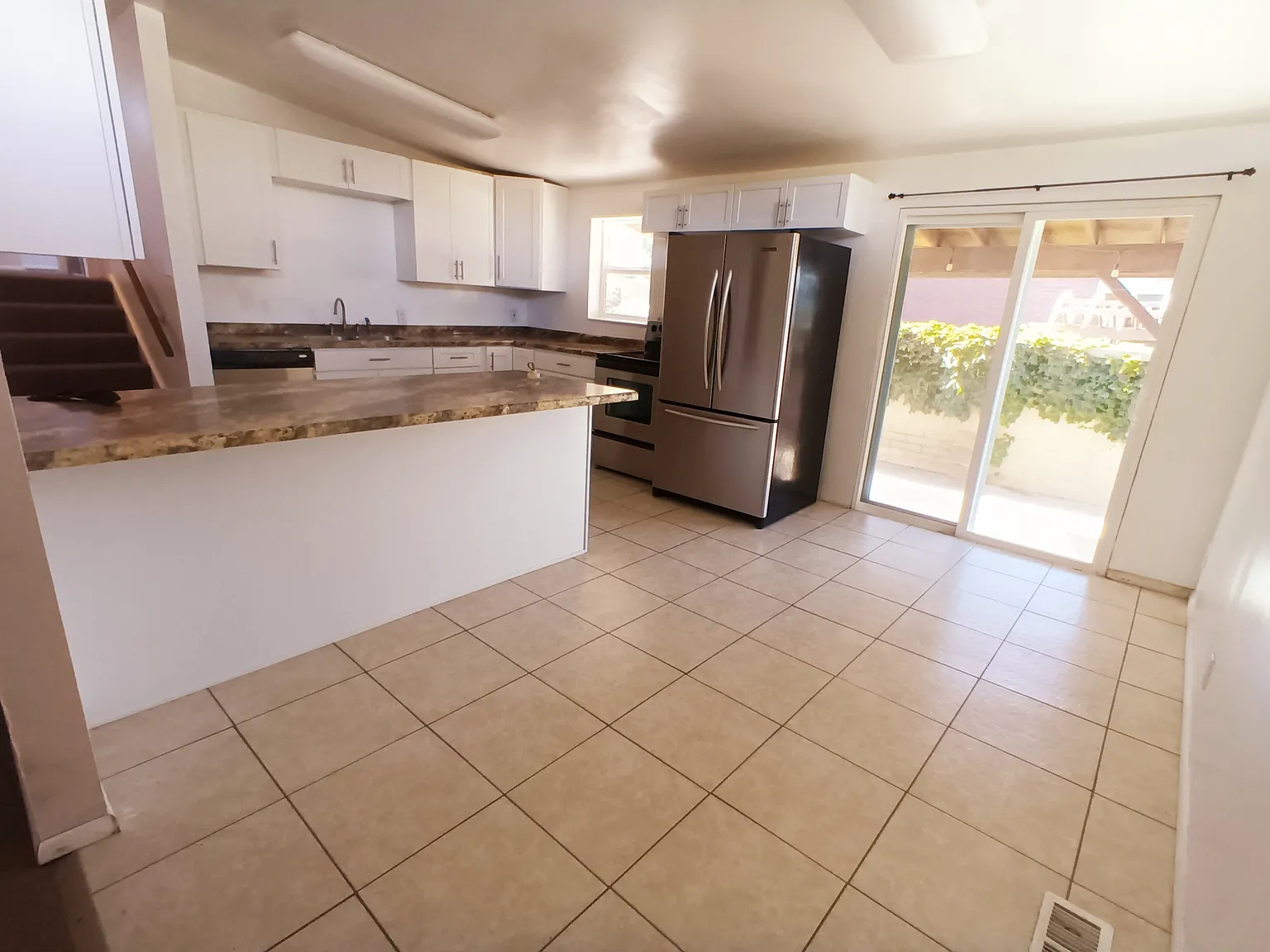 4 bed, 2100 sqft, $2,450 — Photo 3
