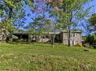 1512 Hillvale Rd, Louisville, TN 37777