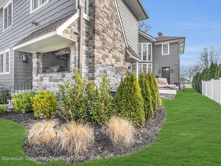 502 Brighton Ave — Photo 69