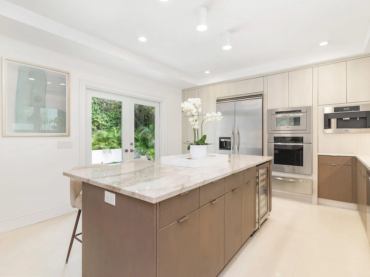 4 bed, 3.5 bath, 4076 sqft, $55,000 — Photo 4