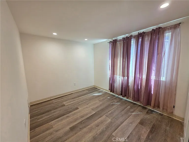 6911 Baird Ave #1/2 — Photo 11