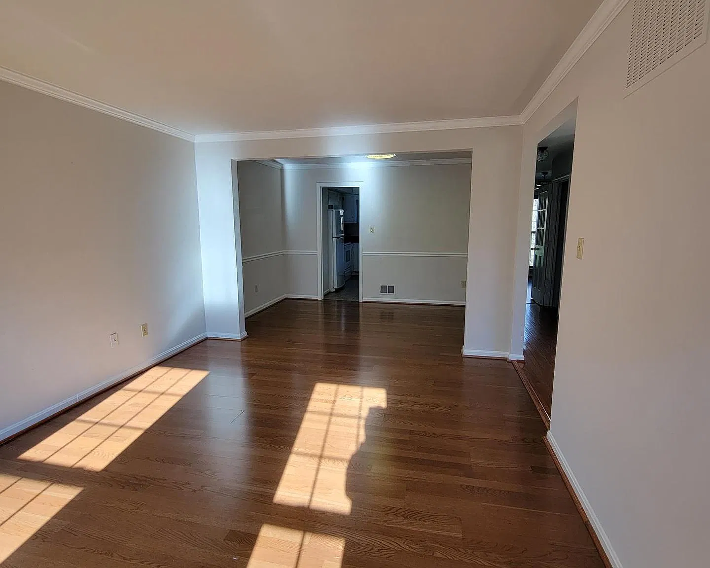 4 bed, 3.5 bath, 2308 sqft, $3,400 — Photo 4