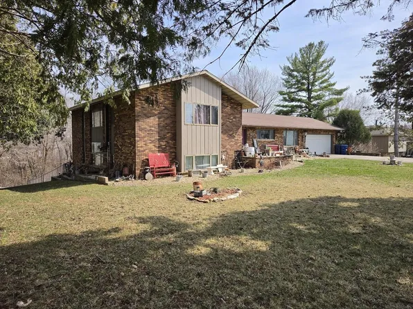 607 Acre St, Guttenberg, IA 52052