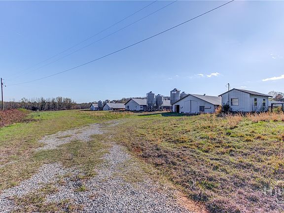 5th image of 334 Brock Road