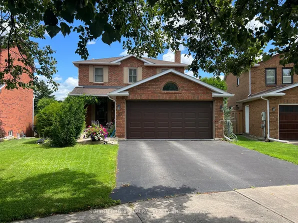 27 Dawson Cres, Aurora, ON L4G 4T7