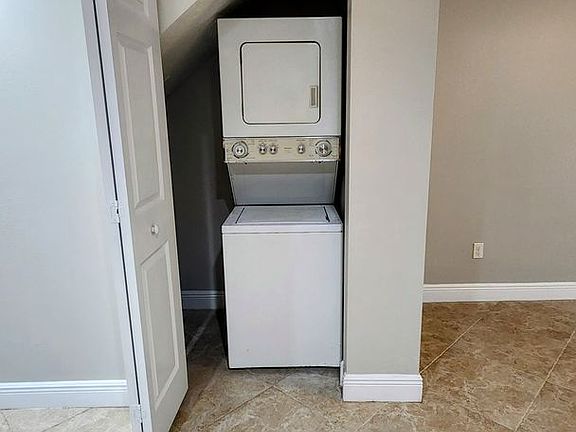 3rd image of 5128 SE 103rd Ln Unit 8