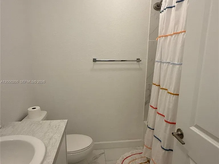 412 NW 12th Pl — Photo 25
