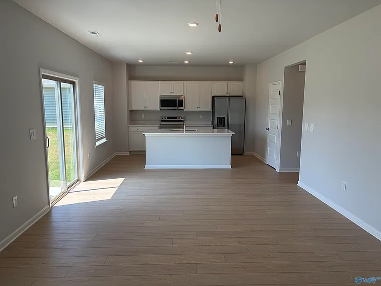 169 Labrador Ln — Photo 2