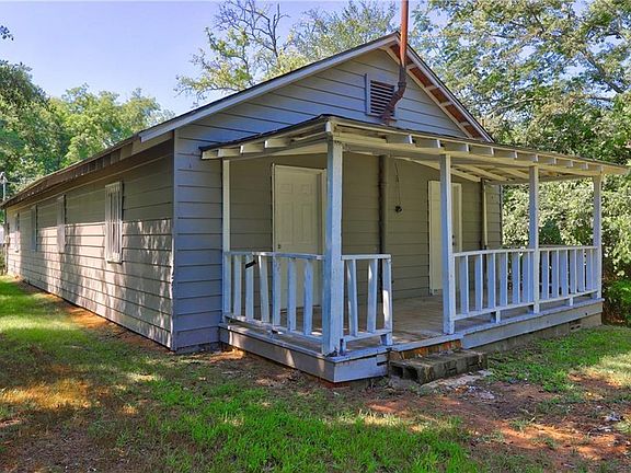 4th image of 120 Caraker Ave