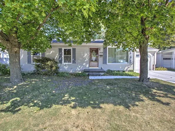 204 Newcastle Dr, Decatur, IL 62526
