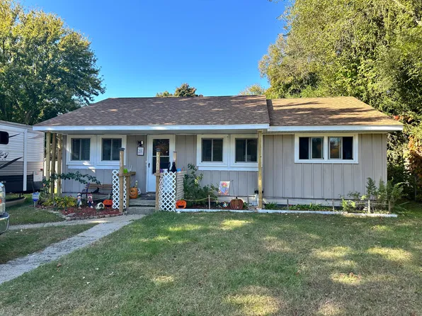 1160 Beverly Ct, Benton Harbor, MI 49022