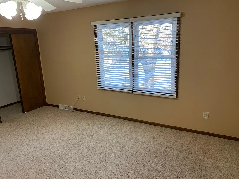 5969 NE 11th Ct — Photo 20