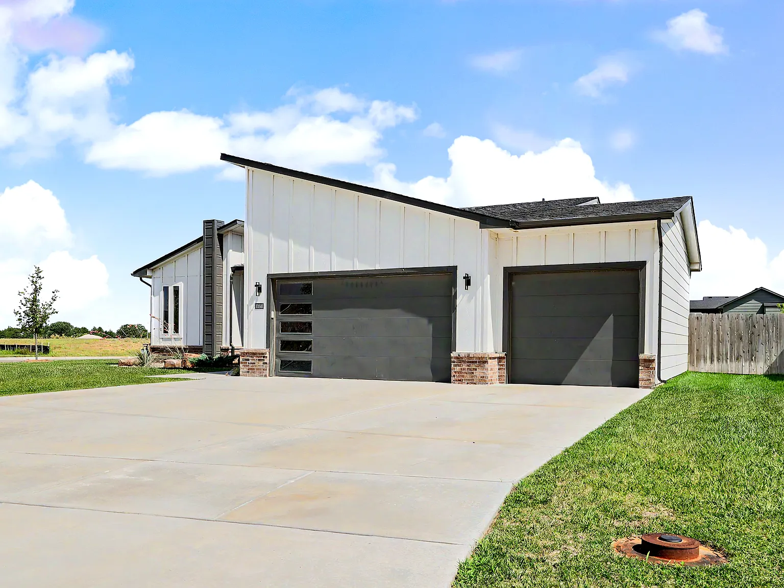 5 bed, 2250 sqft, $2,595 — Photo 4