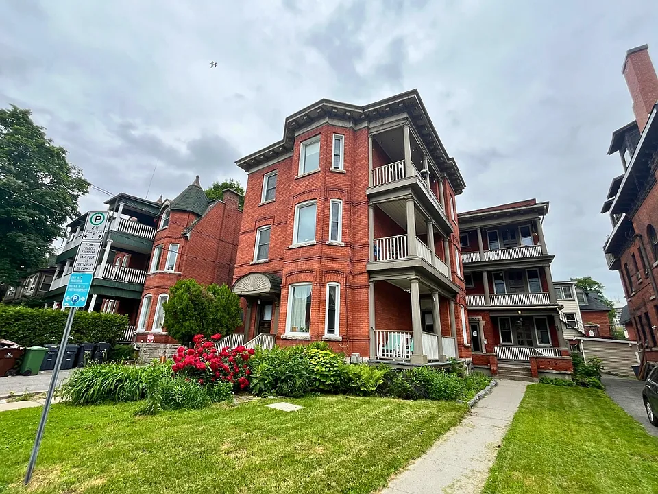 315 Frank St #B