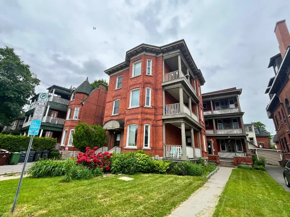 315 Frank St #B, Ottawa, ON K2P 0X7