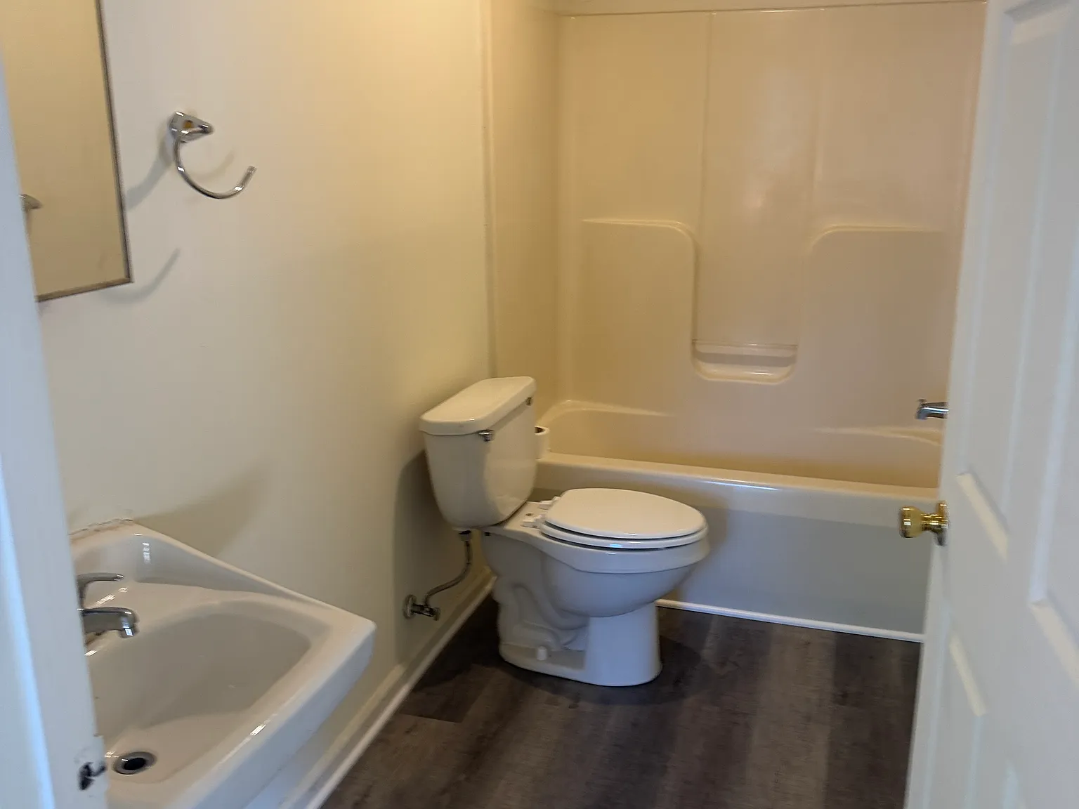 1 bed, $685 — Photo 2