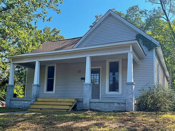 713 N Poplar St, Paris, TN 38242