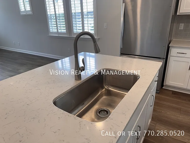 141 Winding River Dr — Photo 10