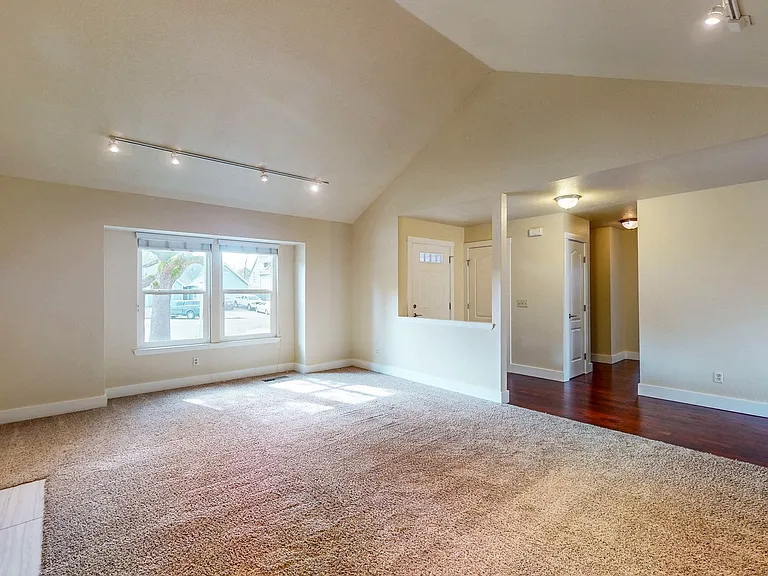 2135 Pebblewood Ct — Photo 15