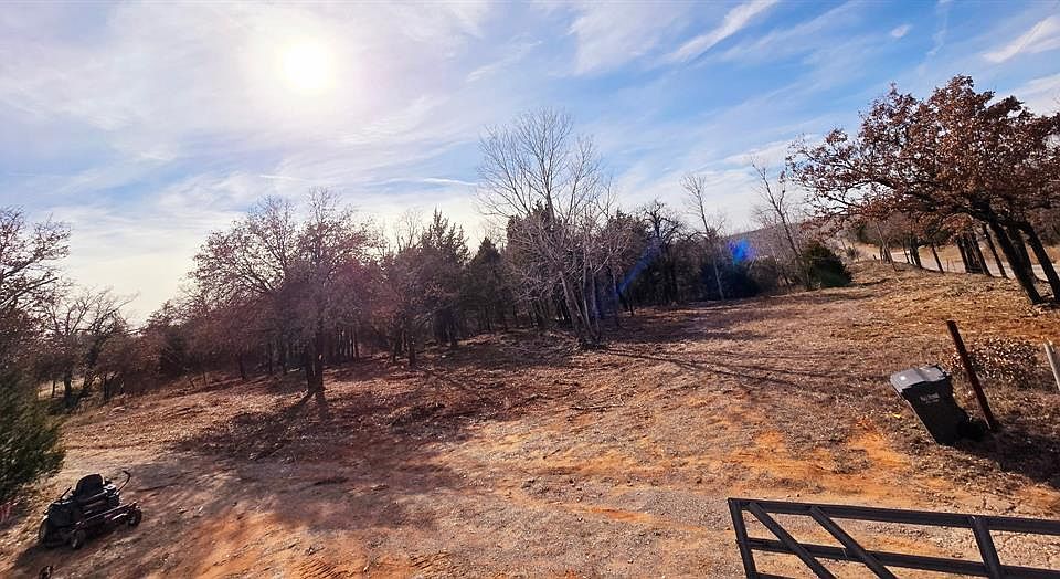 2nd image of 2101 W Forrest Hills Rd