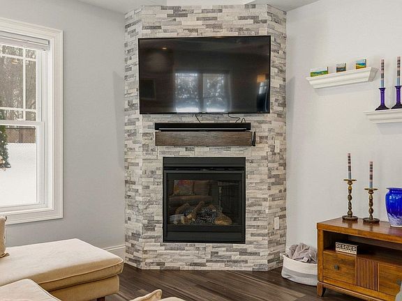 5th image of 114 Saratoga Way #1