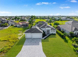 821 NW 37th Pl, Cape Coral, FL 33993