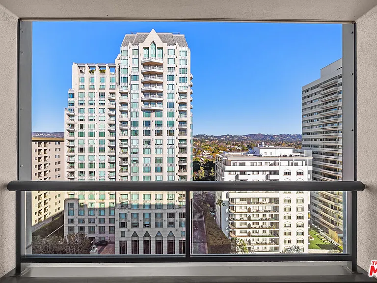 10724 Wilshire Blvd #Penthouse 1505 — Photo 15
