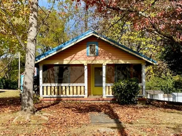 377 1st St, Andrews, NC 28901
