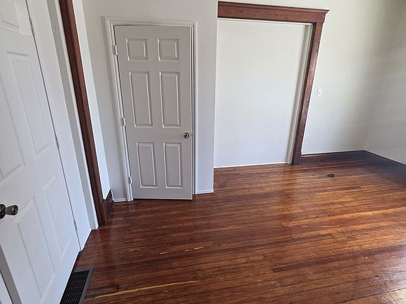 3rd image of 2147 Duncan St APT 1