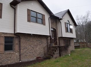 271 Varney Rd, Belfry, KY 41514