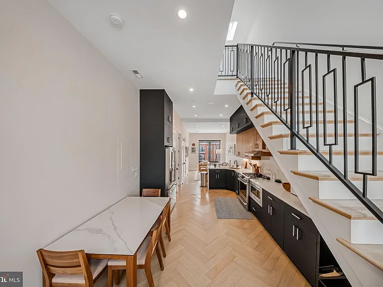 1462 Chapin St NW #8 — Photo 6