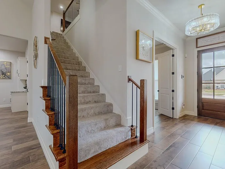 112 Pindo Palm Dr — Photo 2