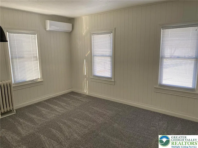 8938 Breinigsville Rd — Photo 11