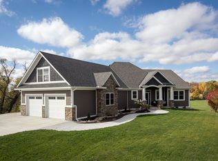 28238 Grandview Dr, Belle Plaine, MN 56011