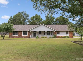 9733 E Mirage Dr, Claremore, OK 74019