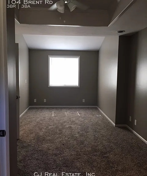 104 Brent Rd — Photo 4