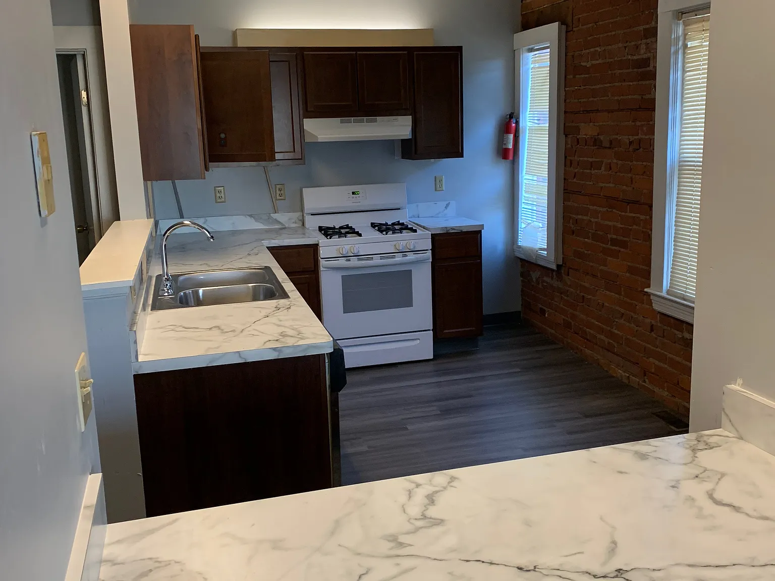 2 bed, 1.5 bath, 2200 sqft, $1,375 — Photo 2