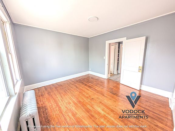 4th image of 1069 Capitol Ave