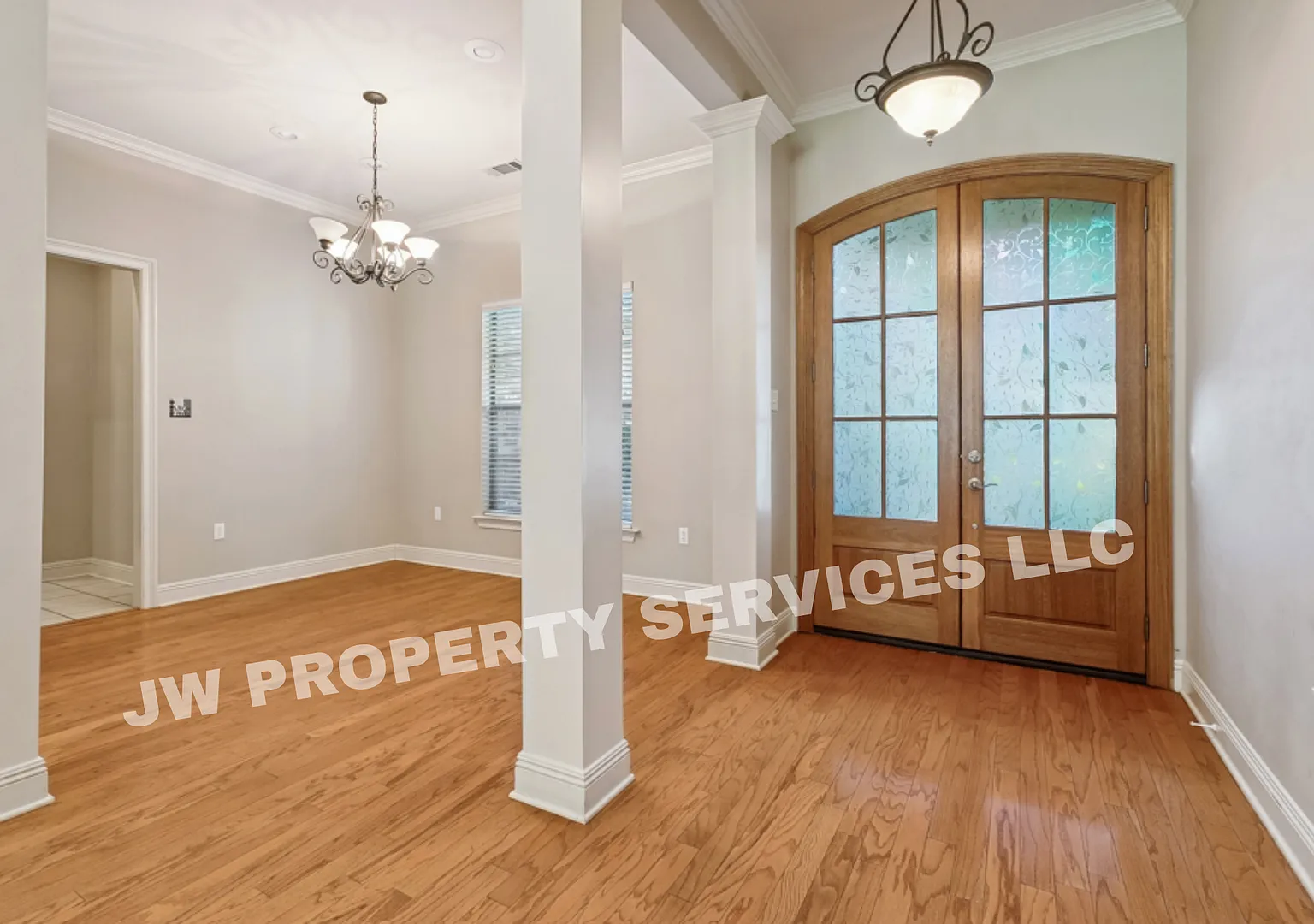 Spacious 4-Bedroom Pet-Friendly Home in Covington — Photo 2