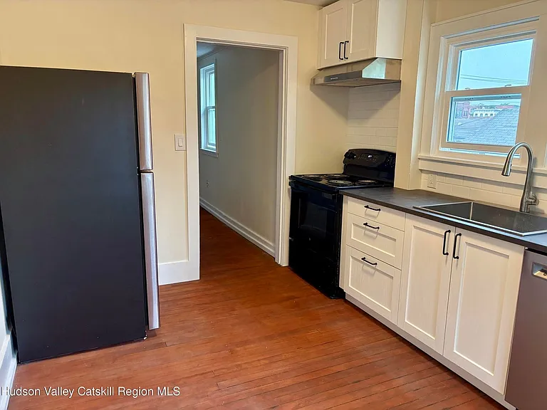 56 Cedar St #2 — Photo 4