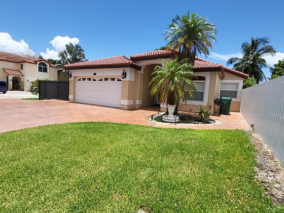 3rd image of 8387 NW 195th Ter