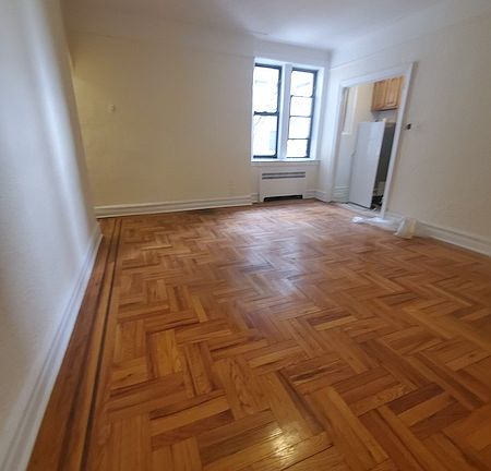 2nd image of 87-60 113th St #2Z