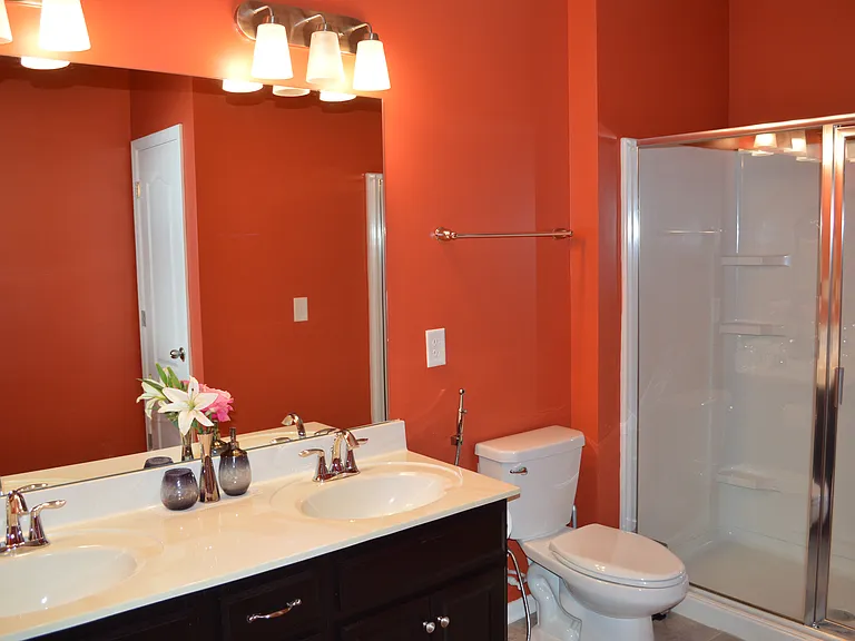 Guest Suite with Full Bath