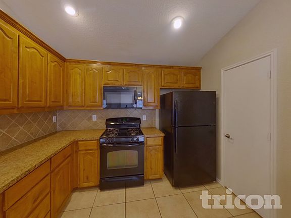 5th image of 2116 Charmion Ln