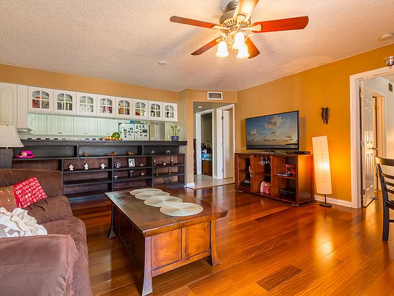 3rd image of 3930 S Roosevelt Blvd #N105